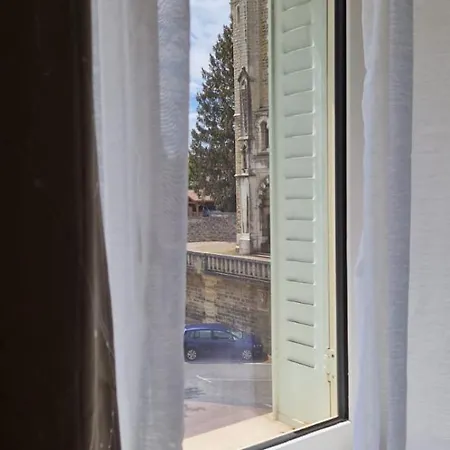 Apartman Au Pied De La Basilique